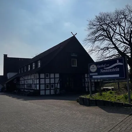 Zum Nonnenstein Hotel 2*