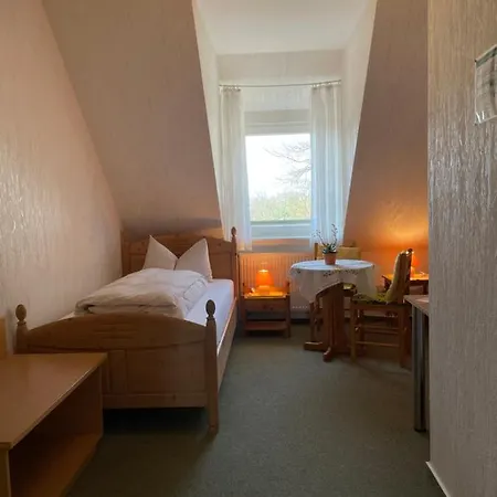 Zum Nonnenstein Hotel 2*