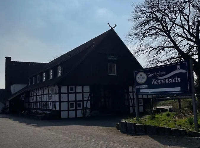 Zum Nonnenstein Hotel 2*