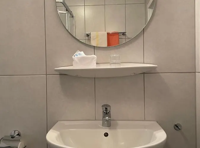 Zum Nonnenstein Hotel 2*